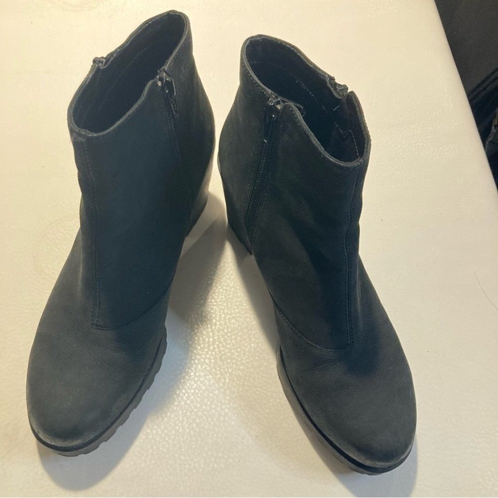 VAGABOND Sz 41 Chunky 3” Heel .75” Platform Suede Ankle Boots
